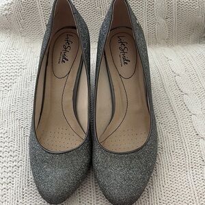 Life Stride Women's Pewter Pumps